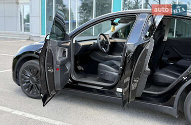 Внедорожник / Кроссовер Tesla Model Y 2023 в 