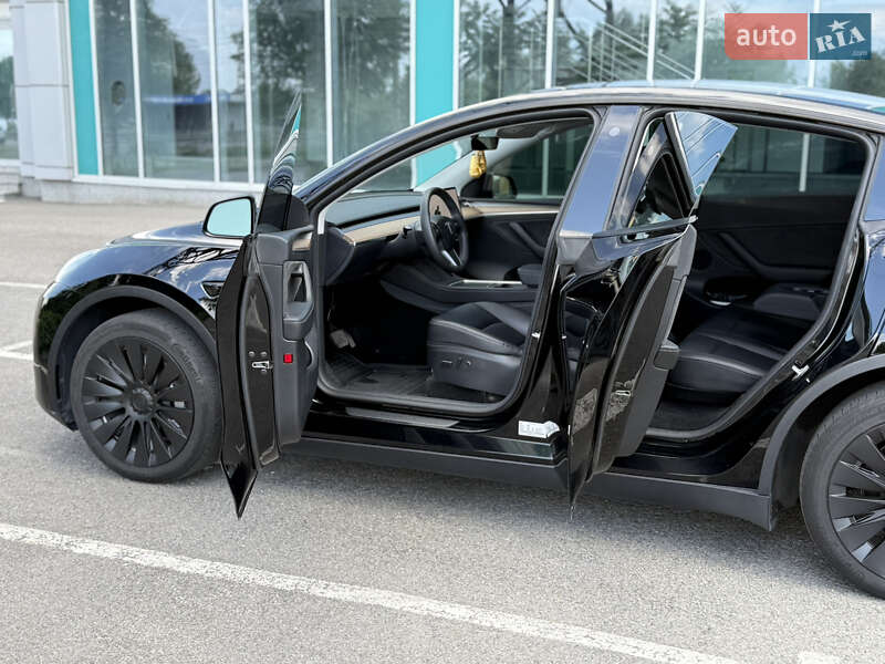 Внедорожник / Кроссовер Tesla Model Y 2023 в Днепре