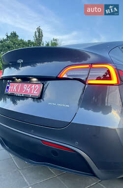 Позашляховик / Кросовер Tesla Model Y 2020 в 