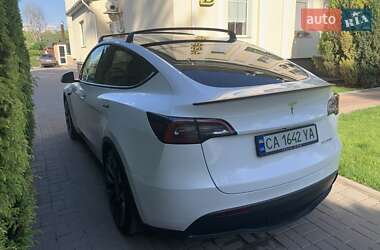 Позашляховик / Кросовер Tesla Model Y 2024 в 