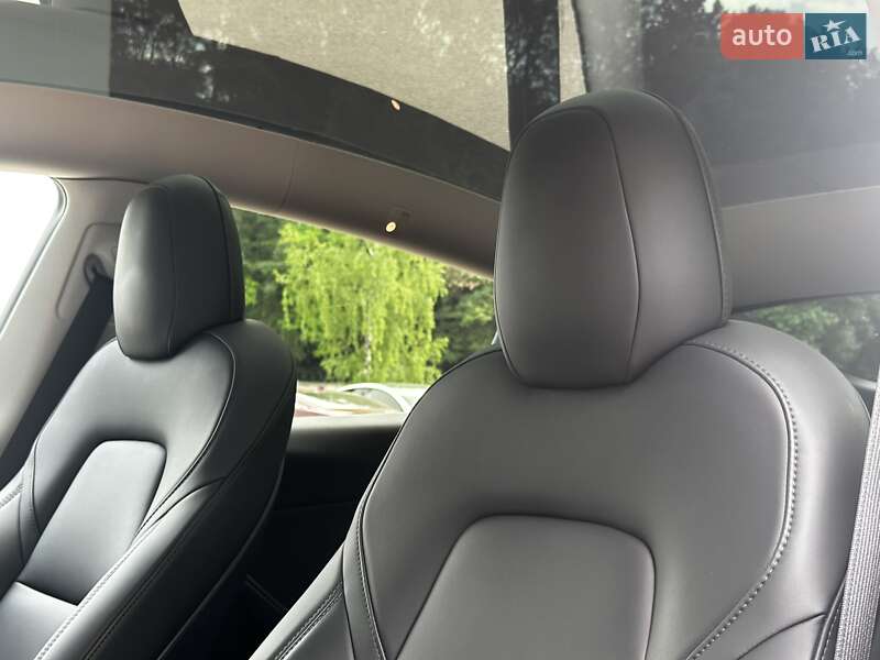 Внедорожник / Кроссовер Tesla Model Y 2022 в Киеве