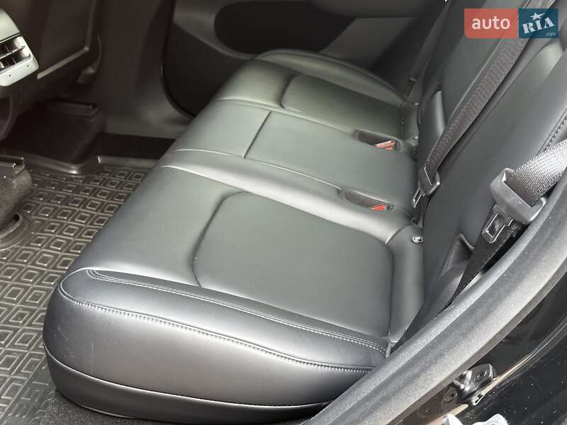 Внедорожник / Кроссовер Tesla Model Y 2022 в Киеве