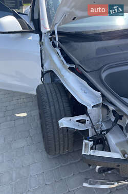 Внедорожник / Кроссовер Tesla Model Y 2021 в 