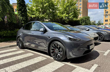 Внедорожник / Кроссовер Tesla Model Y 2023 в Киеве