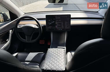 Внедорожник / Кроссовер Tesla Model Y 2021 в 