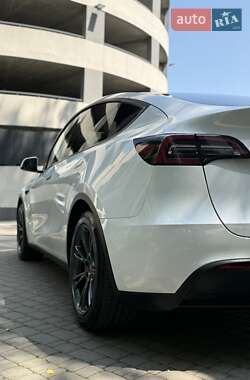 Внедорожник / Кроссовер Tesla Model Y 2024 в 