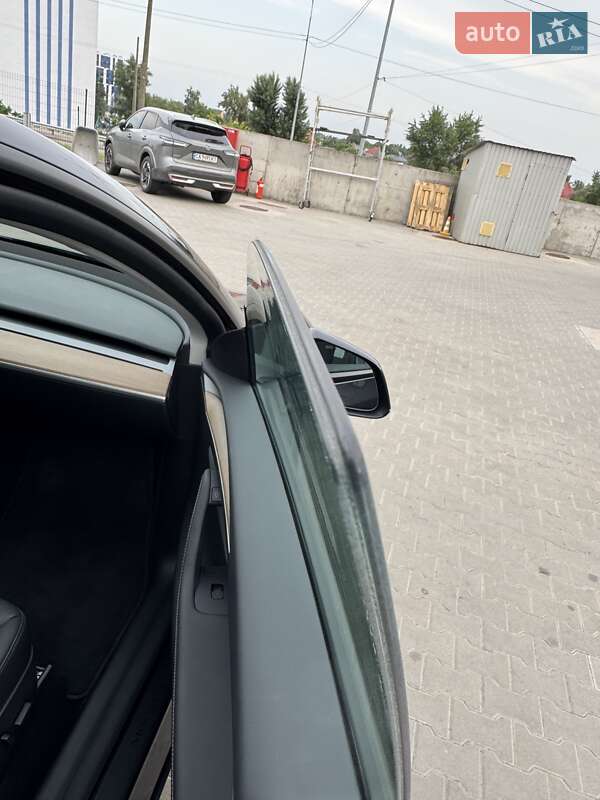 Внедорожник / Кроссовер Tesla Model Y 2024 в Киеве