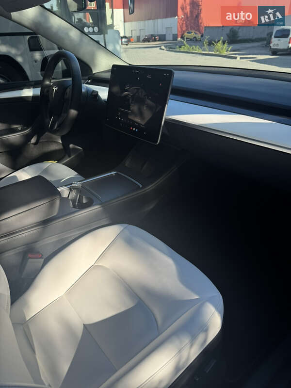 Внедорожник / Кроссовер Tesla Model Y 2023 в Тернополе