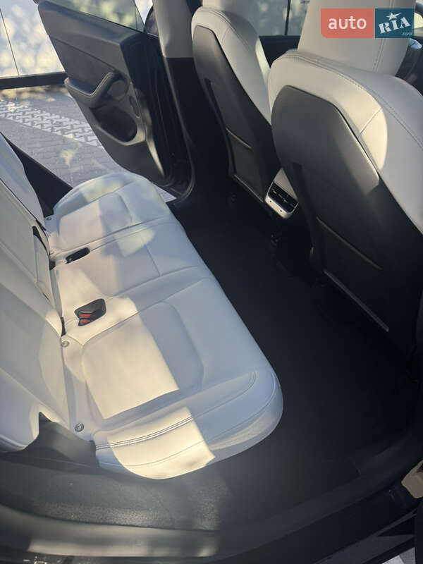 Внедорожник / Кроссовер Tesla Model Y 2023 в Тернополе фото 21 Внедорожник / Кроссовер Tesla Model Y 2023 в Тернополе