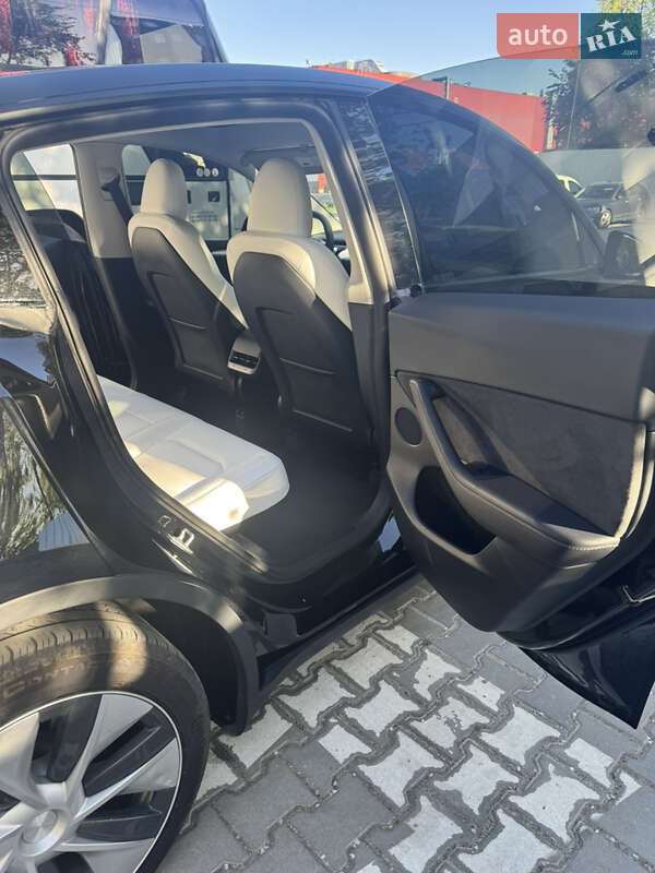 Внедорожник / Кроссовер Tesla Model Y 2023 в Тернополе