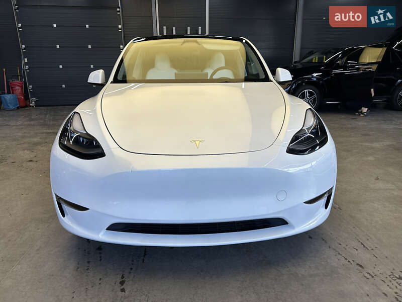 Внедорожник / Кроссовер Tesla Model Y 2024 в Киеве