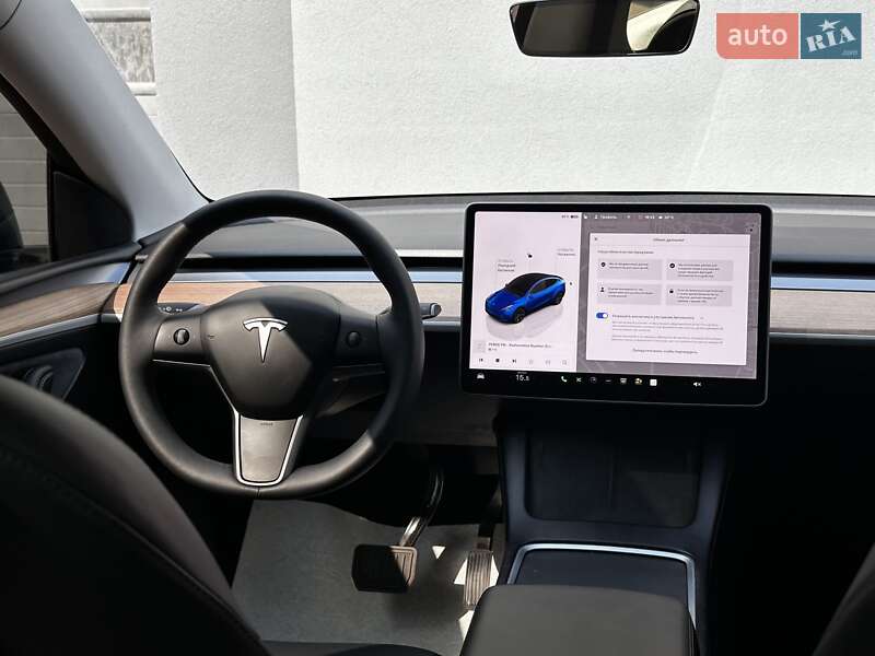 Внедорожник / Кроссовер Tesla Model Y 2024 в Киеве