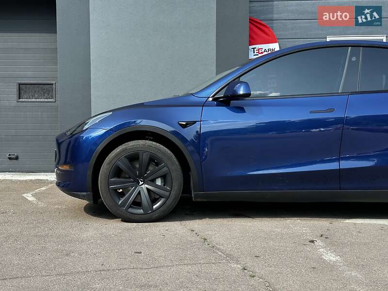 Внедорожник / Кроссовер Tesla Model Y 2024 в Киеве