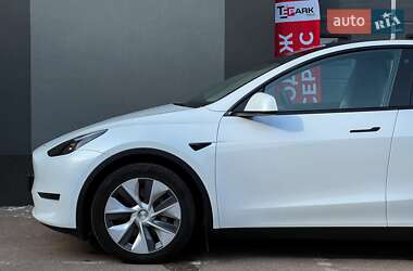 Позашляховик / Кросовер Tesla Model Y 2023 в 