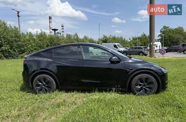 Внедорожник / Кроссовер Tesla Model Y 2024 в 