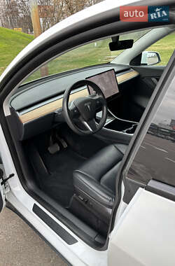 Внедорожник / Кроссовер Tesla Model Y 2020 в Киеве