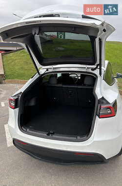 Внедорожник / Кроссовер Tesla Model Y 2020 в Киеве