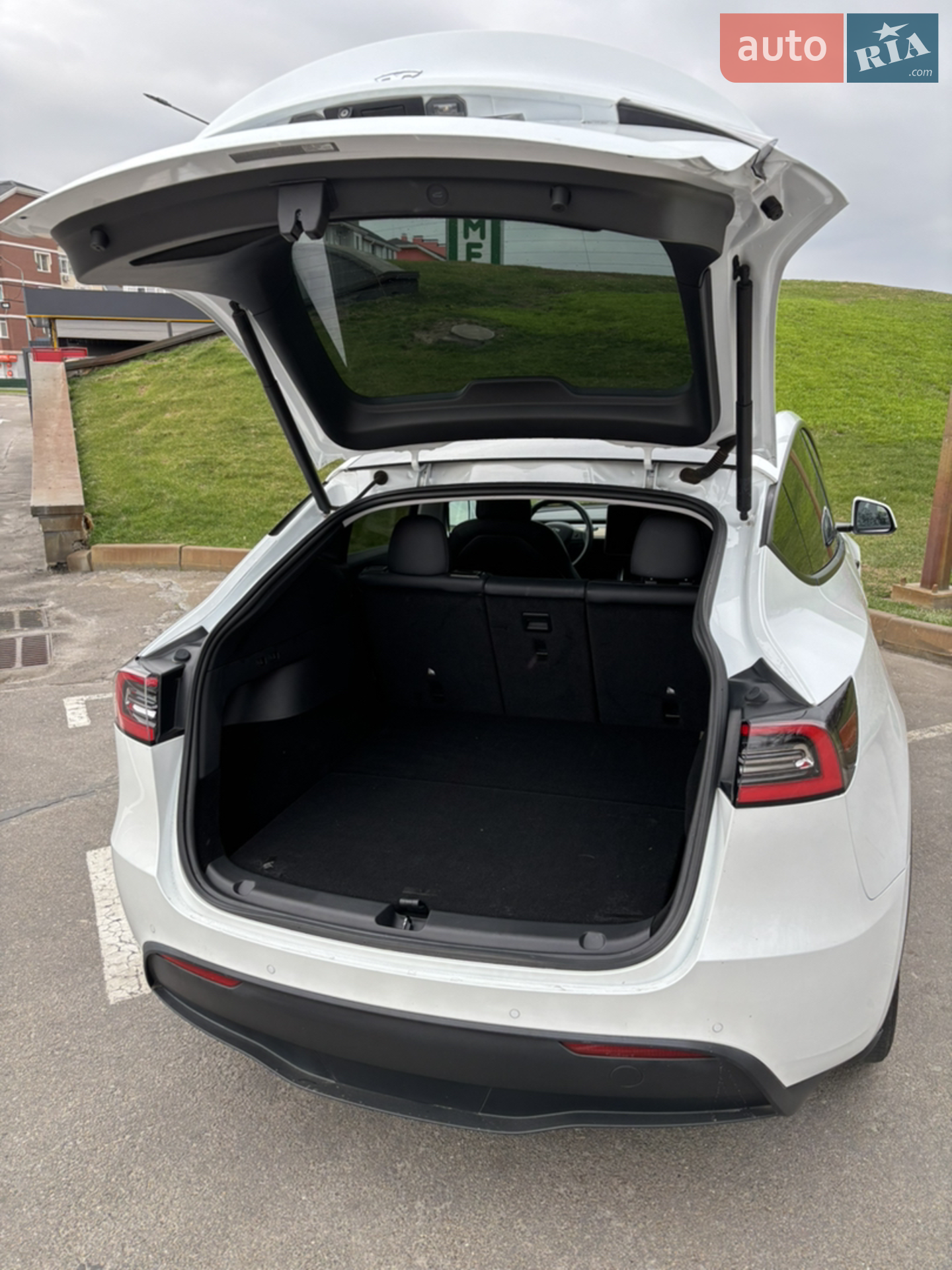 2020 Tesla Model Y - мініатюра 21