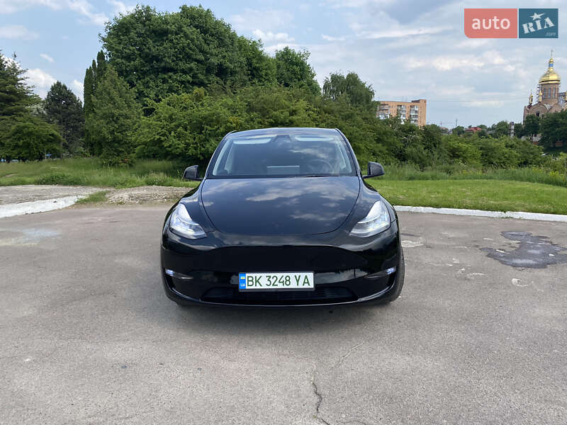 Внедорожник / Кроссовер Tesla Model Y 2022 в Ровно