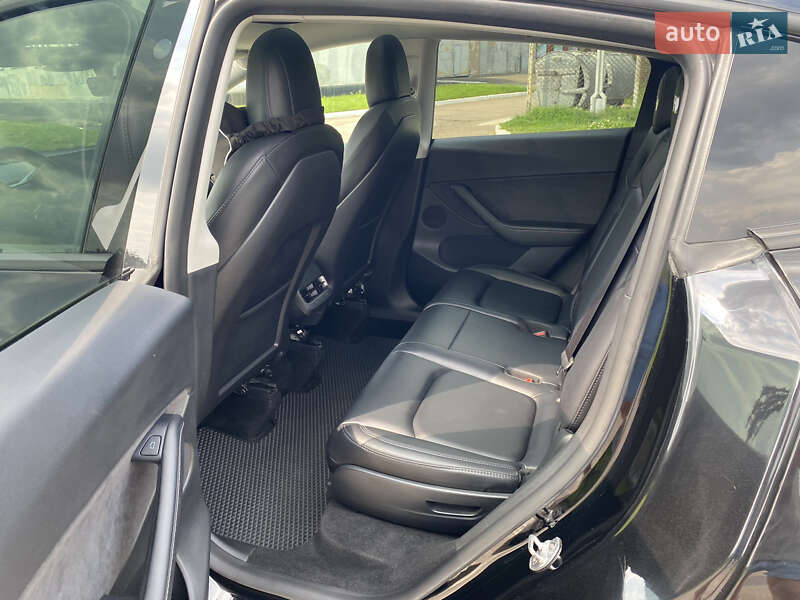 Внедорожник / Кроссовер Tesla Model Y 2022 в Ровно