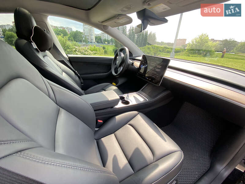 Внедорожник / Кроссовер Tesla Model Y 2022 в Ровно