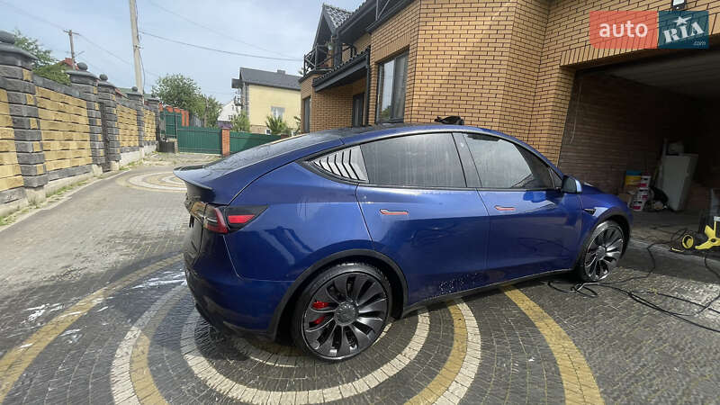 Внедорожник / Кроссовер Tesla Model Y 2021 в Луцке
