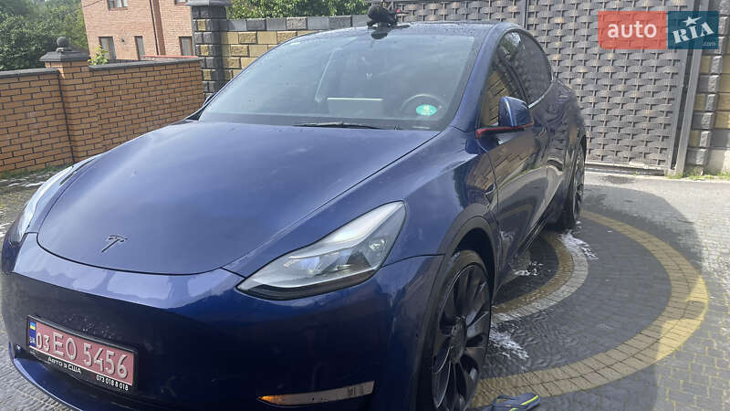 Внедорожник / Кроссовер Tesla Model Y 2021 в Луцке