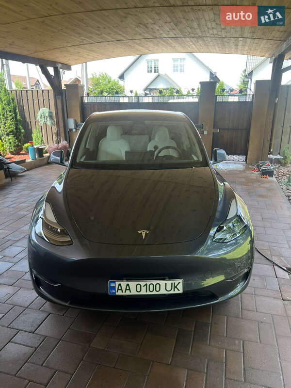 Внедорожник / Кроссовер Tesla Model Y 2023 в Киеве