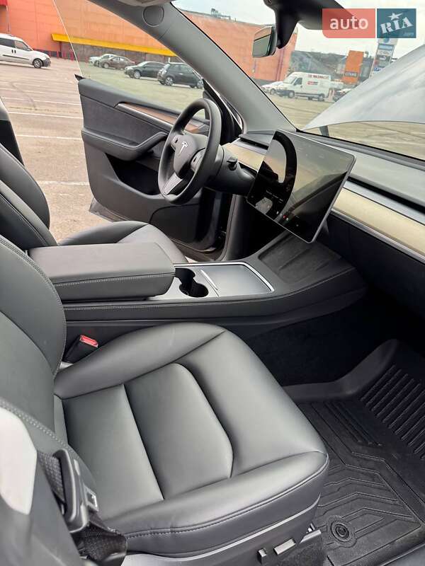 Внедорожник / Кроссовер Tesla Model Y 2022 в Киеве