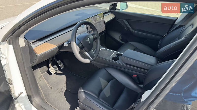 Внедорожник / Кроссовер Tesla Model Y 2021 в Львове