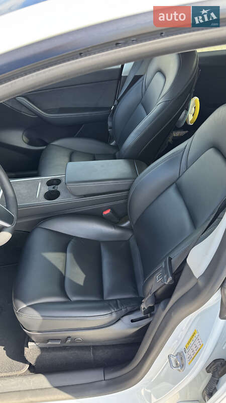 Внедорожник / Кроссовер Tesla Model Y 2021 в Львове