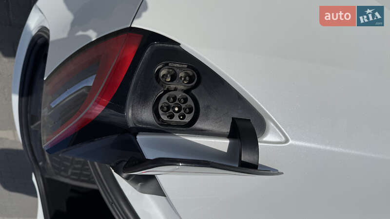 Внедорожник / Кроссовер Tesla Model Y 2021 в Львове