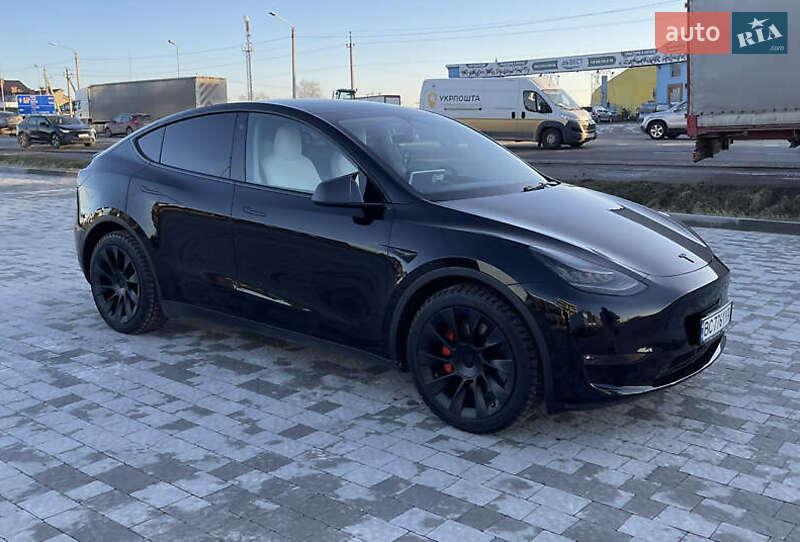 Позашляховик / Кросовер Tesla Model Y 2021 в Львові