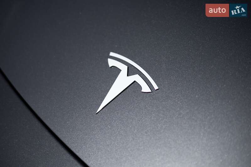 Внедорожник / Кроссовер Tesla Model Y 2024 в Львове