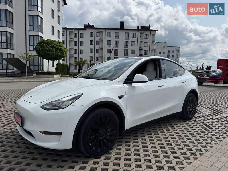 Tesla Model Y 2021