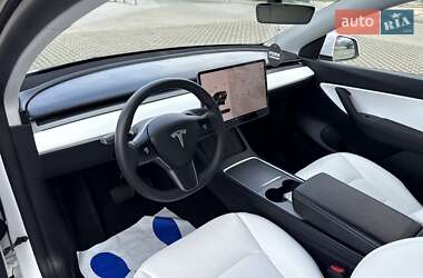 Внедорожник / Кроссовер Tesla Model Y 2021 в 