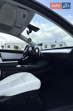 Внедорожник / Кроссовер Tesla Model Y 2021 в 
