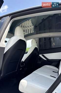 Внедорожник / Кроссовер Tesla Model Y 2021 в 