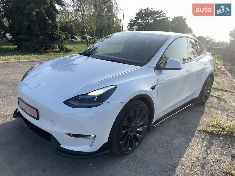 Внедорожник / Кроссовер Tesla Model Y 2021 в Днепре