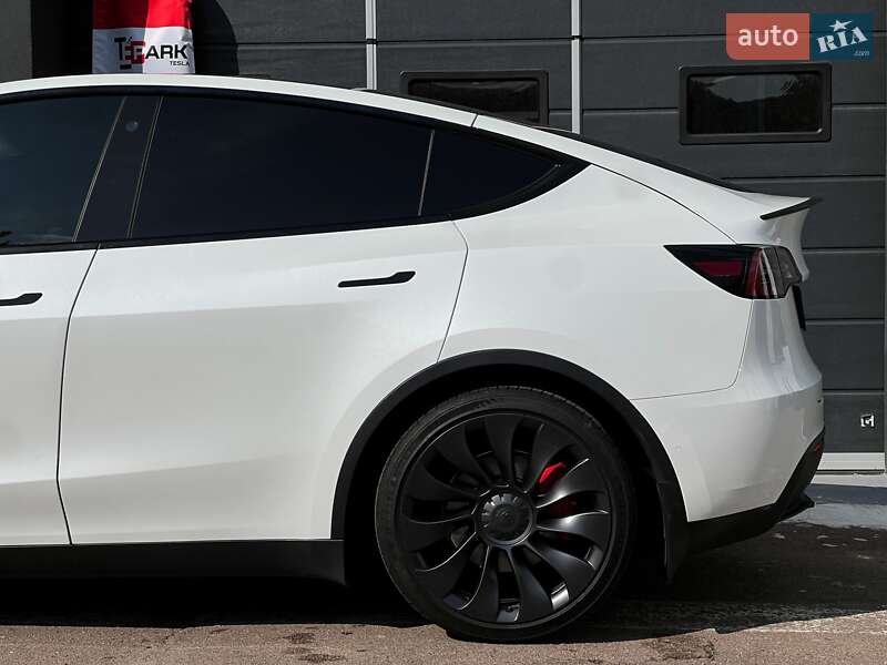 Позашляховик / Кросовер Tesla Model Y 2022 в Києві