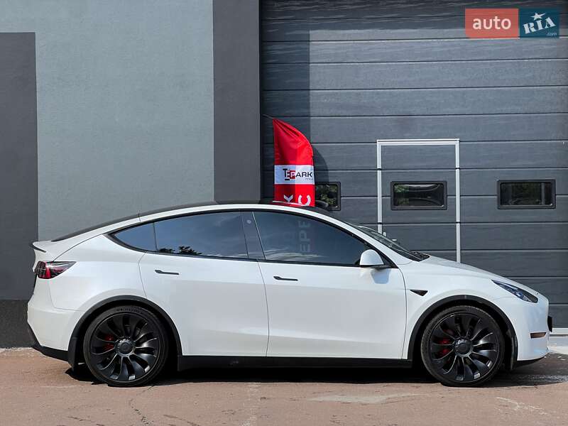 Позашляховик / Кросовер Tesla Model Y 2022 в Києві