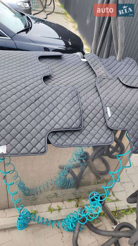 Внедорожник / Кроссовер Tesla Model Y 2023 в Василькове фото 7 Внедорожник / Кроссовер Tesla Model Y 2023 в Василькове