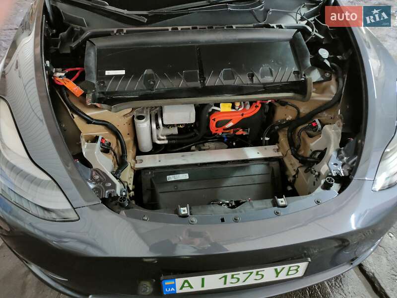 Внедорожник / Кроссовер Tesla Model Y 2023 в Киеве