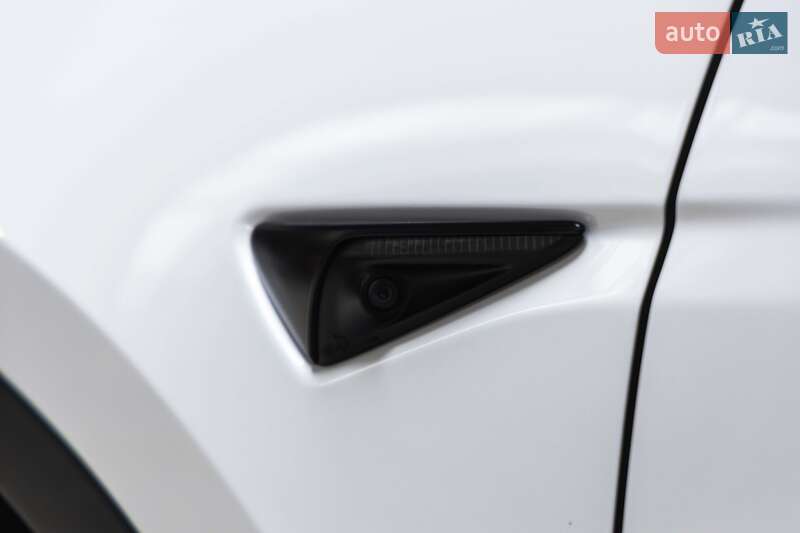 Позашляховик / Кросовер Tesla Model Y 2021 в Луцьку