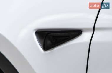 Внедорожник / Кроссовер Tesla Model Y 2021 в 