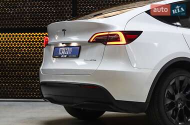 Внедорожник / Кроссовер Tesla Model Y 2021 в 
