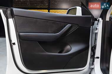 Внедорожник / Кроссовер Tesla Model Y 2021 в 