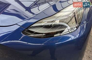 Позашляховик / Кросовер Tesla Model Y 2021 в Києві фото 18 Позашляховик / Кросовер Tesla Model Y 2021 в Києві