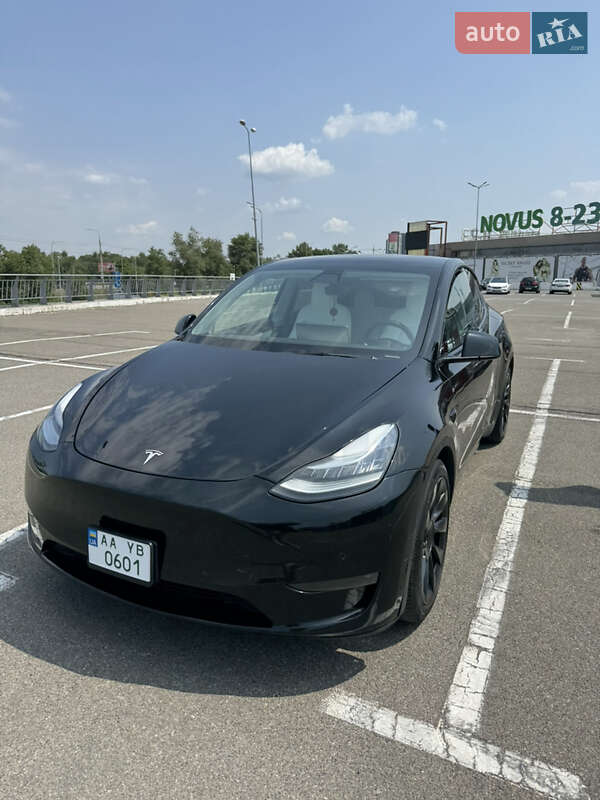 Внедорожник / Кроссовер Tesla Model Y 2021 в Киеве