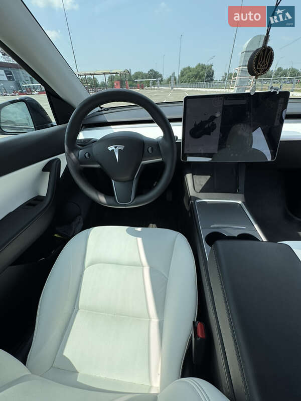 Внедорожник / Кроссовер Tesla Model Y 2021 в Киеве
